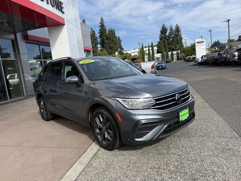 Used 2022 Volkswagen Tiguan SE AWD/4WD image 8
