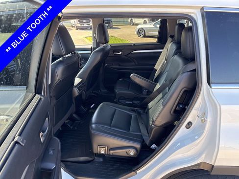Used 2018 Toyota Highlander XLE image 6