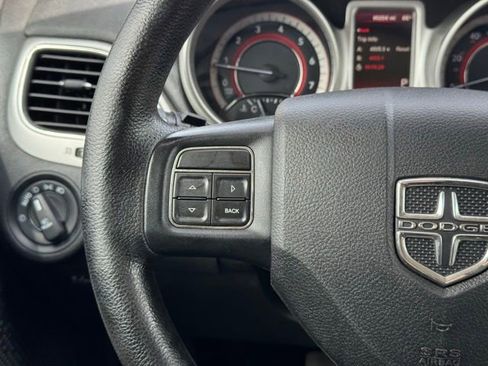 Used 2017 Dodge Journey SXT w/ Comfort/Convenience Group FWD image 23