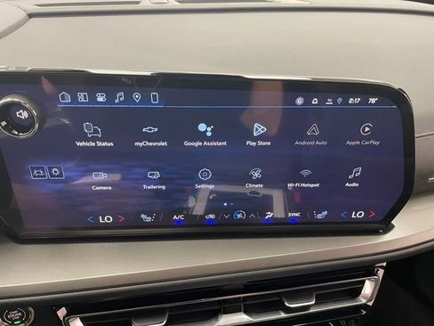 New 2026 Chevrolet Traverse LT w/ Driver Confidence Package AWD/4WD image 3