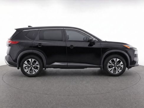 Used 2022 Nissan Rogue SV FWD image 8