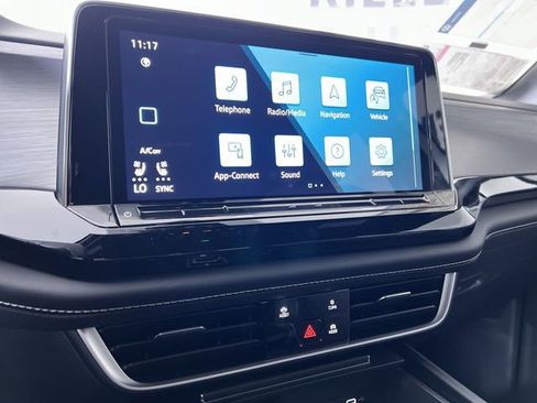 New 2026 Volkswagen Atlas Cross Sport SE FWD image 18