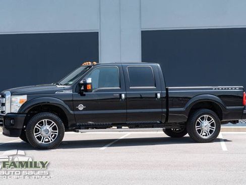 Used 2016 Ford F250 Platinum w/ FX4 Off-Road Package AWD/4WD image 3