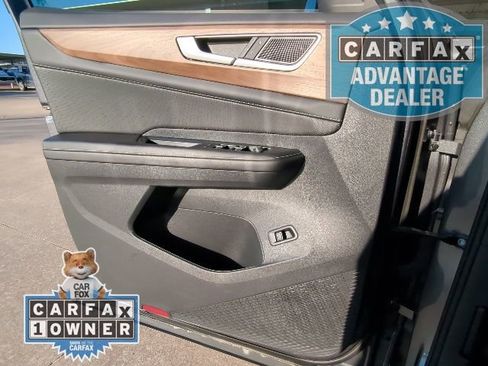 Used 2024 Volkswagen Atlas SE image 14