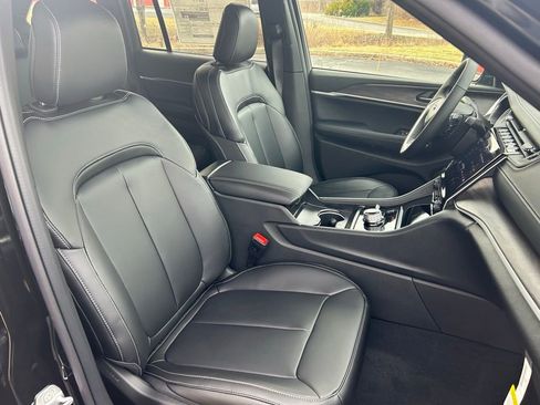 New 2025 Jeep Grand Cherokee Limited w/ Black Appearance Package AWD/4WD image 19