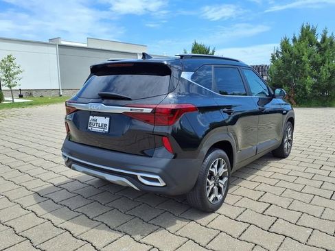Used 2023 Kia Seltos EX AWD/4WD image 2