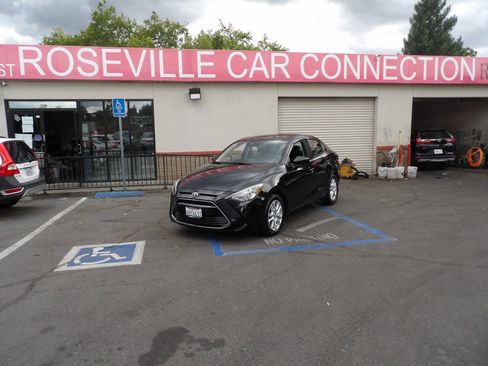 Used 2017 Toyota Yaris iA FWD image 1