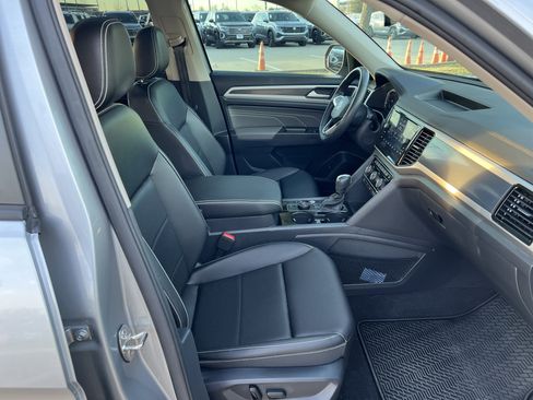 Used 2023 Volkswagen Atlas SEL R-Line image 30