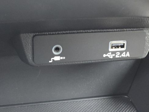 Certified 2025 Subaru Forester image 23