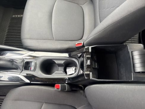 Used 2021 Toyota Corolla LE image 21