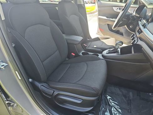 Used 2024 Kia Forte LXS FWD image 10