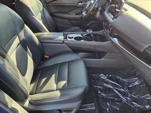 Used 2023 Nissan Rogue SL w/ SL Premium Package image 21