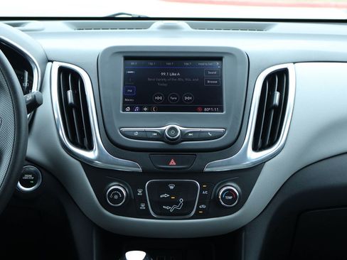 Used 2020 Chevrolet Equinox LT w/ LPO, Floor Liner Package FWD image 16