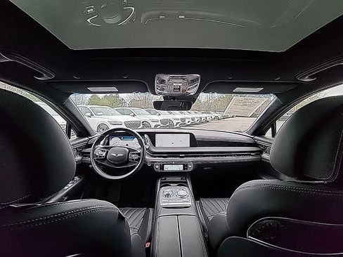 Used 2025 Genesis G90 3.5T image 21
