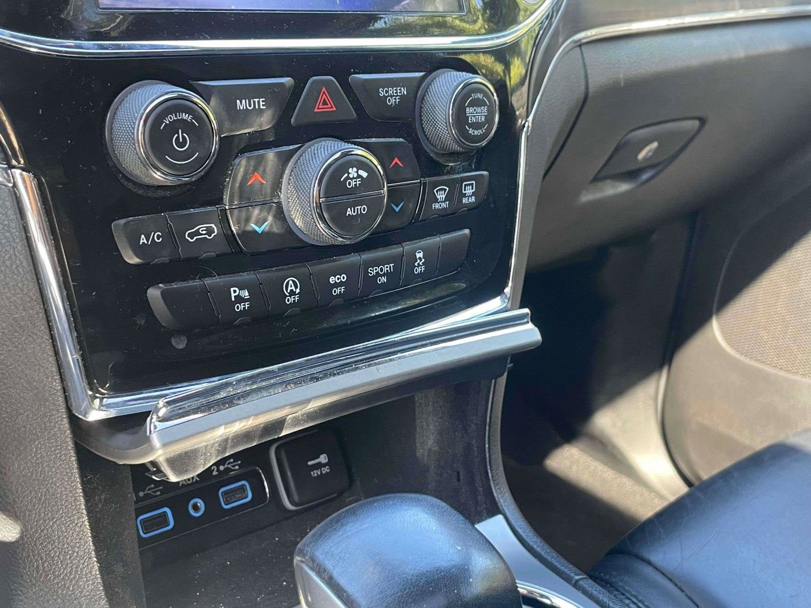 Used 2021 Jeep Grand Cherokee Limited AWD/4WD image 28