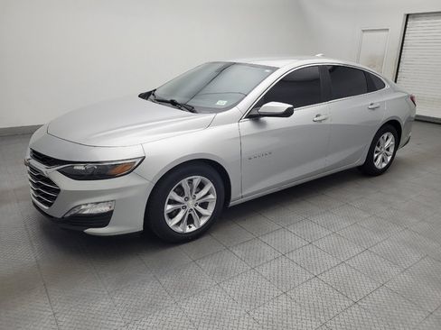 Used 2020 Chevrolet Malibu LT FWD image 2