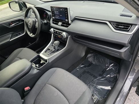 Used 2019 Toyota RAV4 XLE image 33