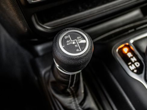Used 2025 Jeep Wrangler Unlimited Sahara AWD/4WD image 34
