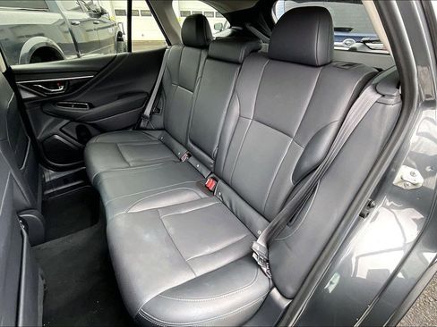 Used 2020 Subaru Outback Limited image 18