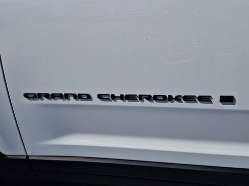 New 2026 Jeep Grand Cherokee L Limited AWD/4WD image 10