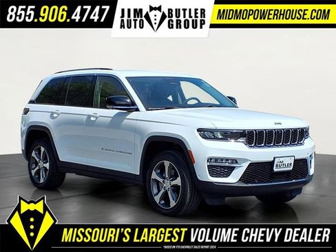Used 2023 Jeep Grand Cherokee Limited w/ Luxury Tech Group II AWD/4WD image 31