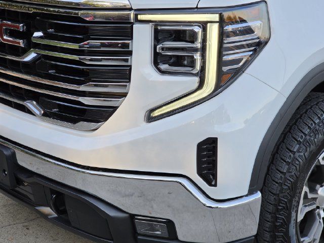 Used 2026 GMC Sierra 1500 SLT w/ X31 Off-Road Package AWD/4WD image 6