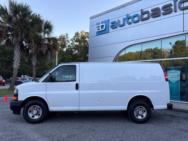 Used 2019 Chevrolet Express 2500 RWD image 2