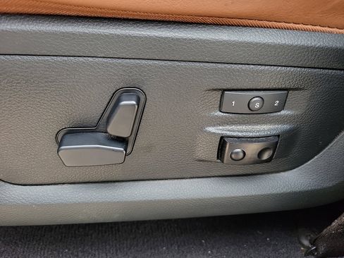 Used 2018 RAM 3500 Laramie Longhorn image 13