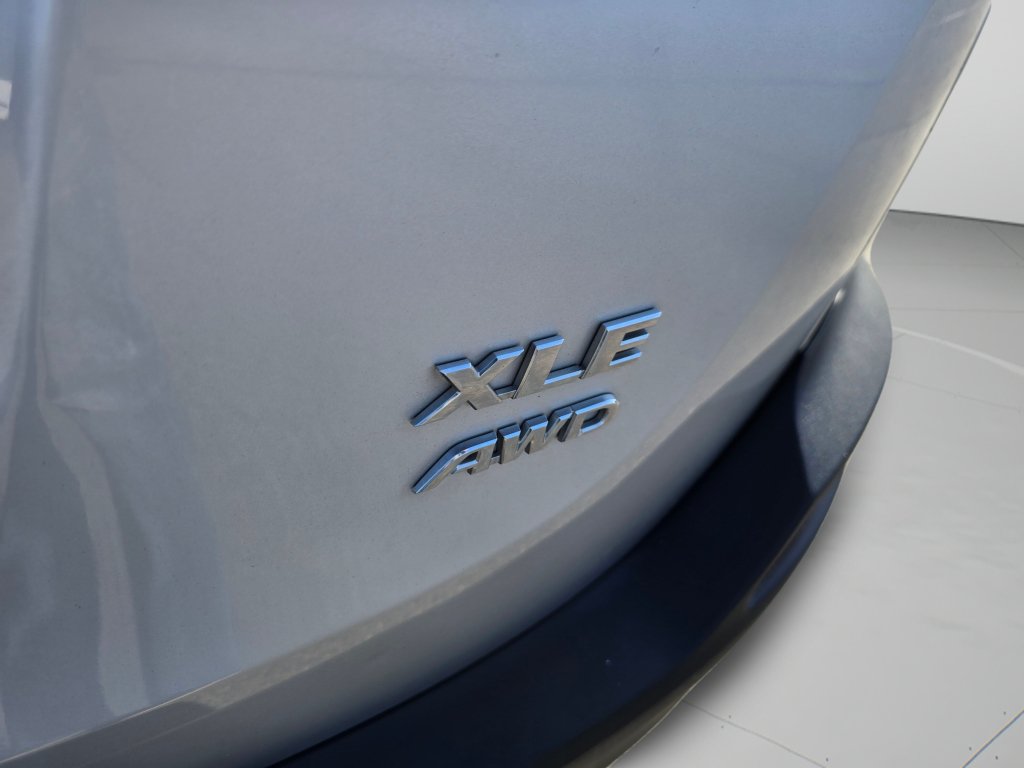 Used 2015 Toyota RAV4 XLE AWD/4WD image 31