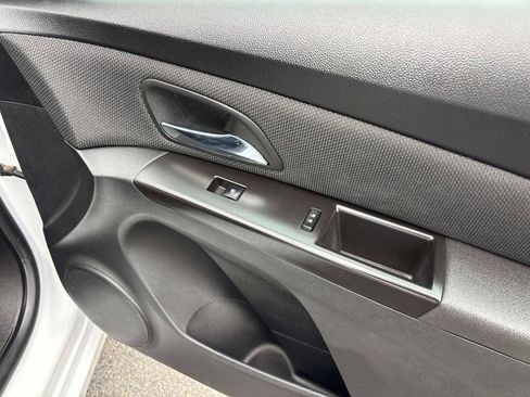 Used 2015 Chevrolet Cruze LT image 15