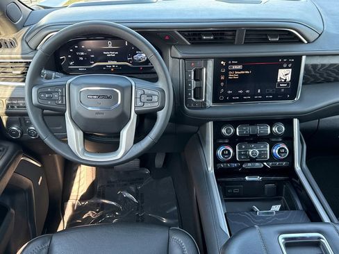 Used 2023 GMC Yukon XL Denali image 24