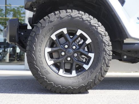 Used 2024 Jeep Wrangler Unlimited Rubicon 4xe AWD/4WD image 34