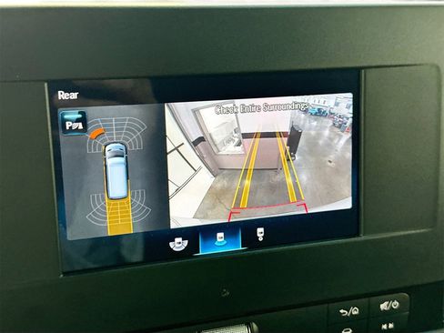 Used 2023 Mercedes-Benz Sprinter 2500 image 14