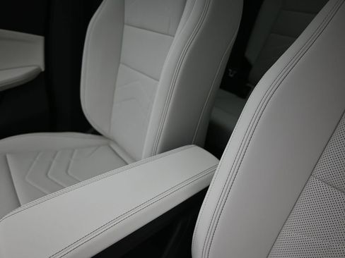 New 2026 BMW X1 xDrive28i w/ Technology Package AWD/4WD image 14