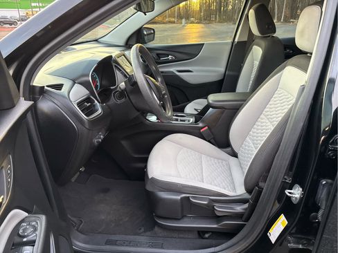 Used 2020 Chevrolet Equinox LS image 17