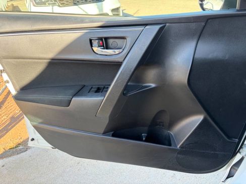 Used 2018 Toyota Corolla LE image 17