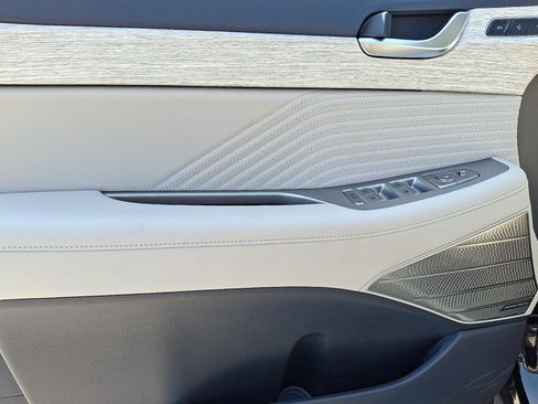 Certified 2025 Hyundai Palisade Calligraphy AWD/4WD image 12
