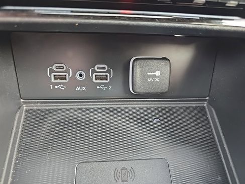 Certified 2025 Jeep Grand Cherokee Altitude image 30