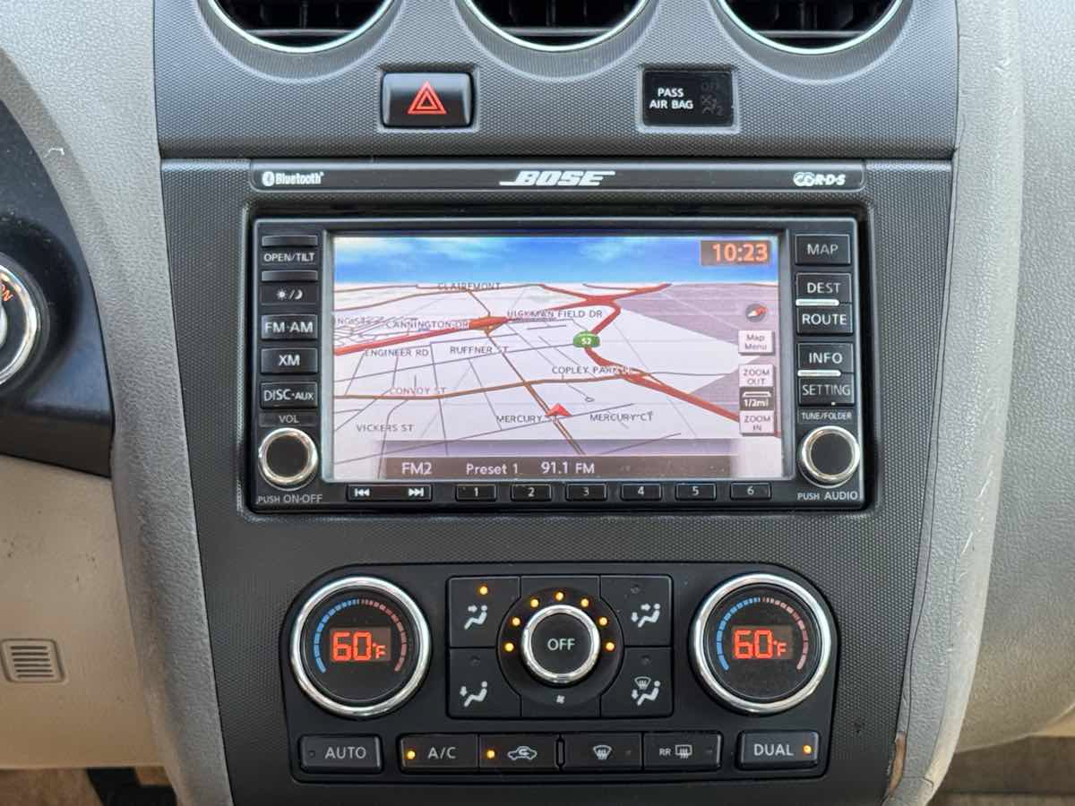Used 2011 Nissan Altima 2.5 SL w/ Technology Pkg FWD image 17