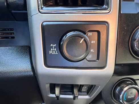 Used 2021 Ford F350 Lariat w/ Chrome Package image 40