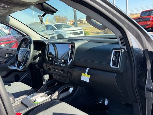 New 2026 Nissan Frontier SV w/ Tow Package image 15