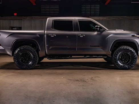 Used 2024 Toyota Tundra Limited AWD/4WD image 11