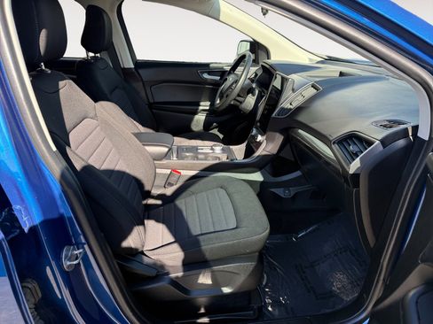 Used 2024 Ford Edge SE w/ Black Appearance Package image 19