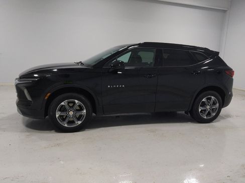 Used 2024 Chevrolet Blazer LT w/ Convenience Package image 2