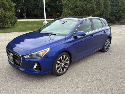 Used 2019 Hyundai Elantra GT w/ Style Package 02 FWD image 3