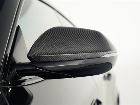 Used 2025 Lamborghini Urus SE image 33