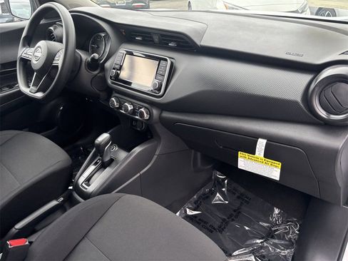 New 2025 Nissan Kicks Play S image 13