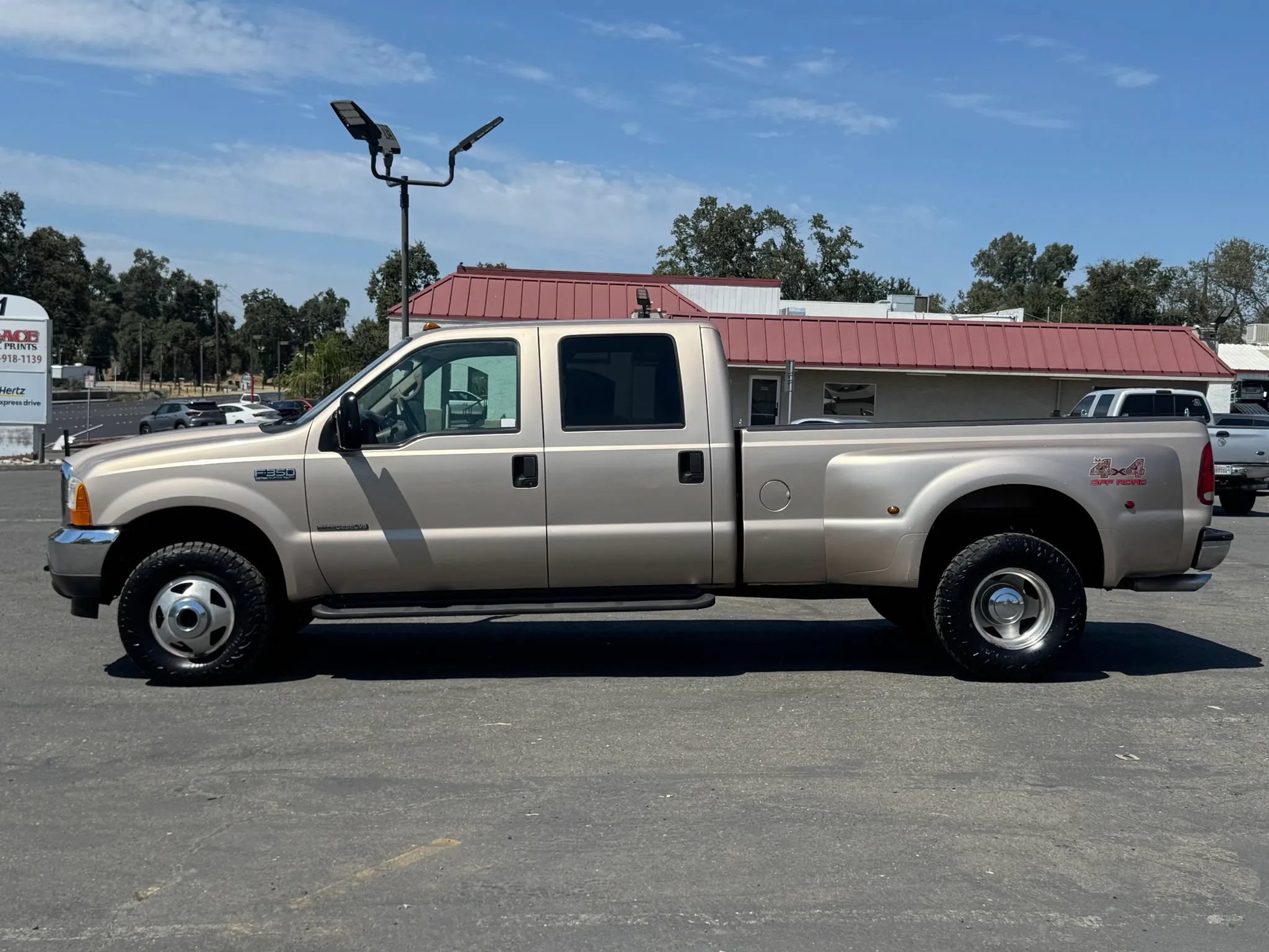 Used 1999 Ford F350 4x4 Crew Cab DRW Super Duty image 2