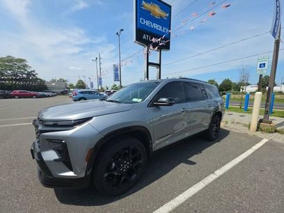 Used 2025 Chevrolet Traverse RS