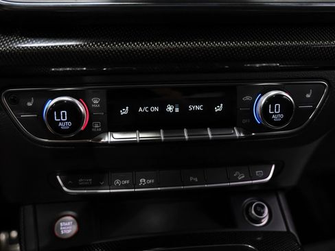 Used 2018 Audi SQ5 Premium Plus w/ Navigation Package image 32